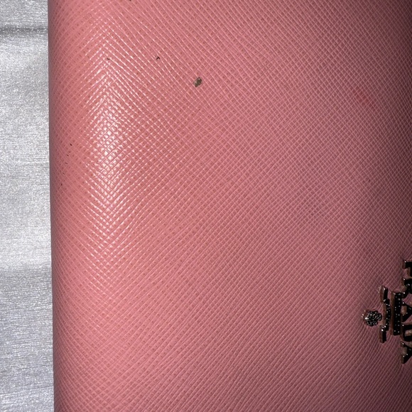 Prada Pink Women's Wallet. Saffiano leather. Good condition. - Picture 3 of 7